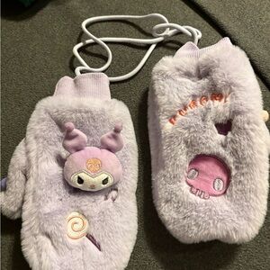 Hello Kitty KUROMI MITTENS. Character is Sanrio.